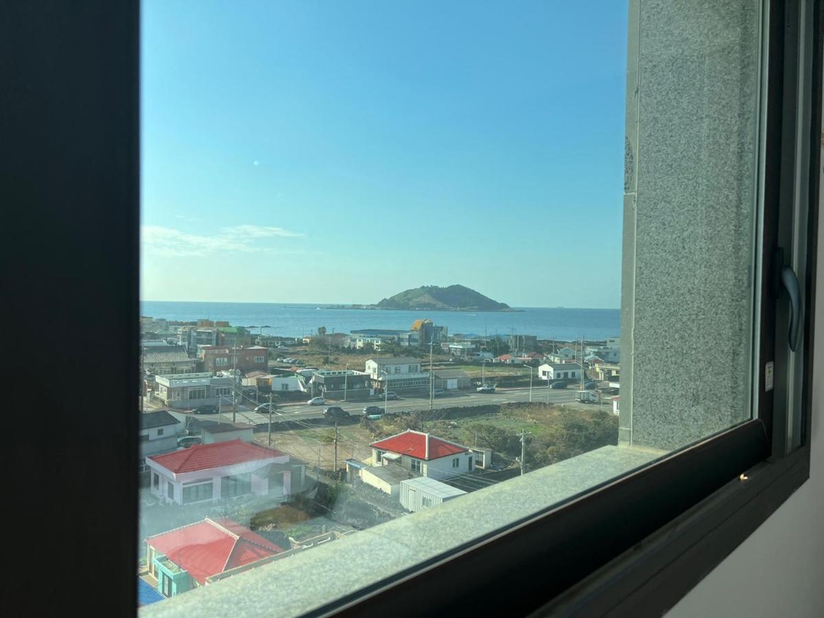 Aroomi Hotel Hyupjae Чеджу Екстериор снимка