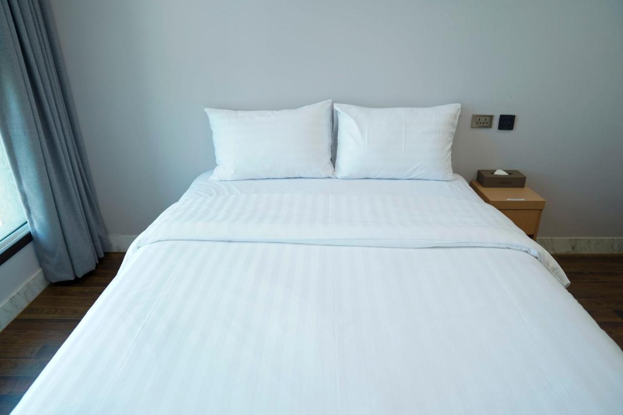 Aroomi Hotel Hyupjae Чеджу Екстериор снимка