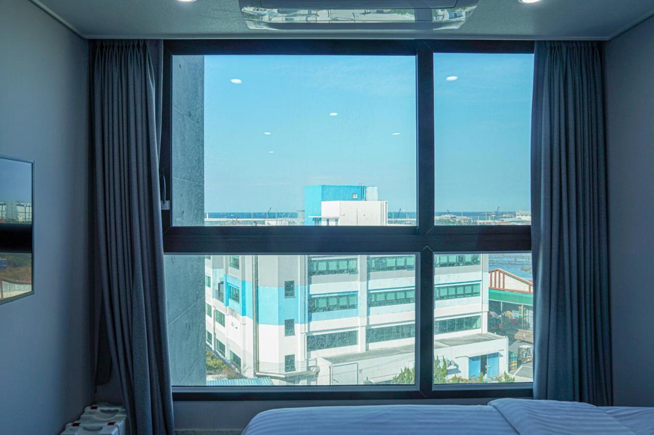 Aroomi Hotel Hyupjae Чеджу Екстериор снимка