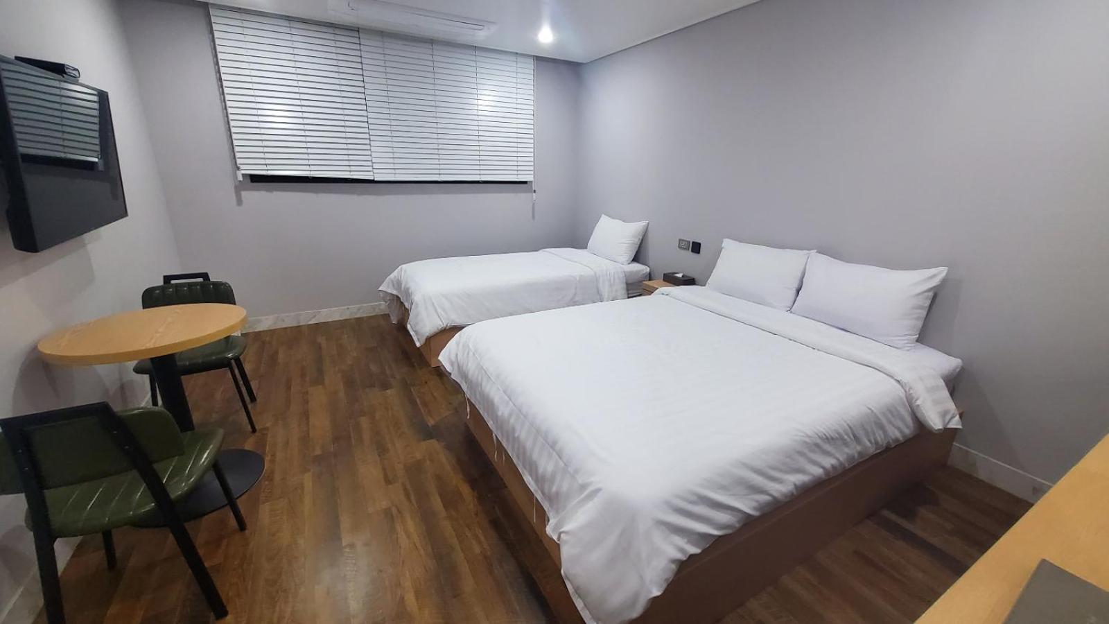 Aroomi Hotel Hyupjae Чеджу Екстериор снимка